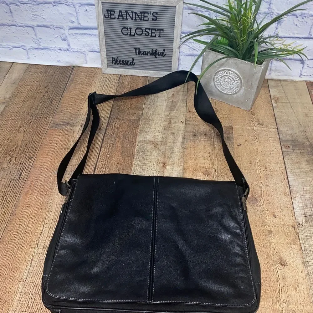 Boconi Black Leather Garth Slim Mailbag Messenger Laptop Bag with Shoulder Strap